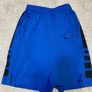 NIKE Dri-Fit Boys shorts - Size XL